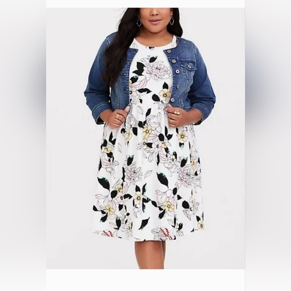 TORRID Textured Floral Dress NEW (2X) - Picture 2 of 7